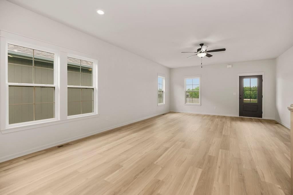 1600 Cottonwood Creek Avenue — photo 4