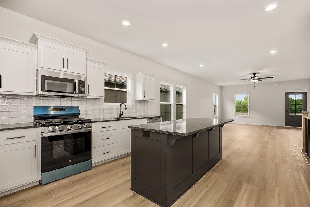 1600 Cottonwood Creek Avenue — photo 9
