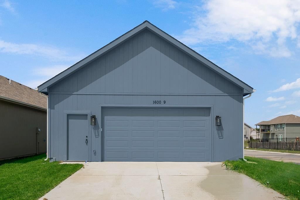 1600 Cottonwood Creek Avenue — photo 29