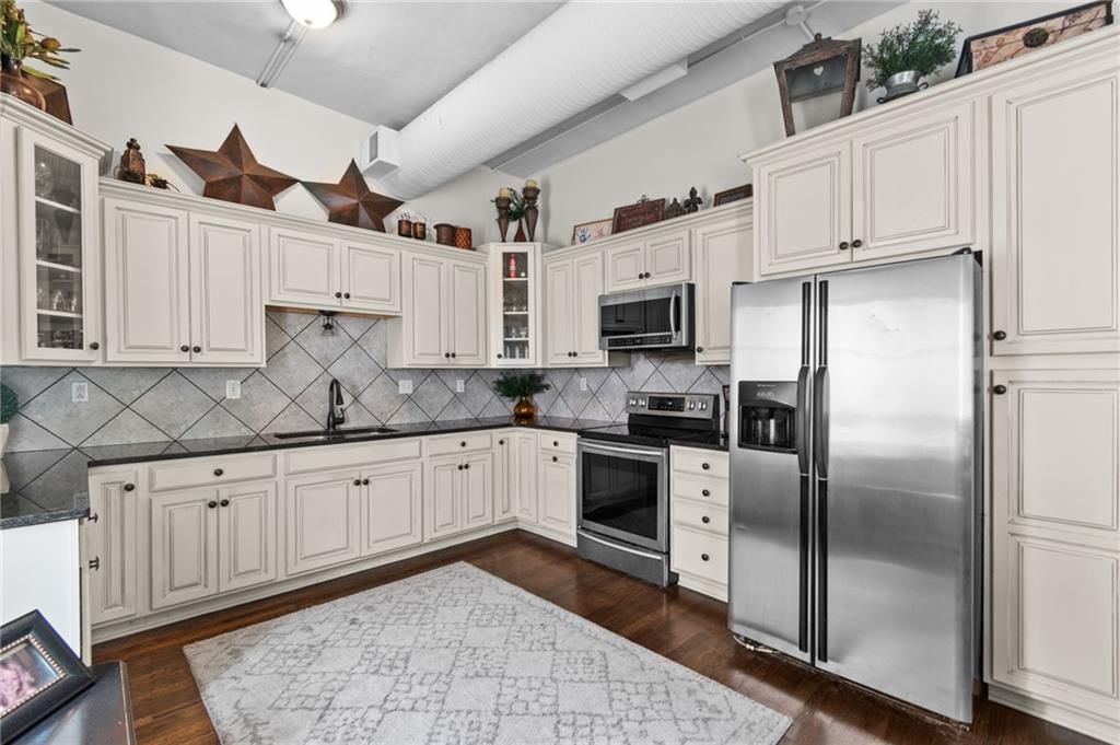 1120 W Main Street — photo 23