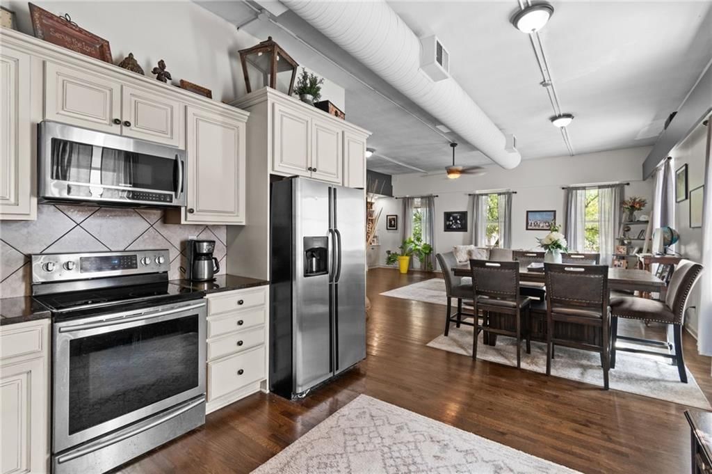 1120 W Main Street — photo 24