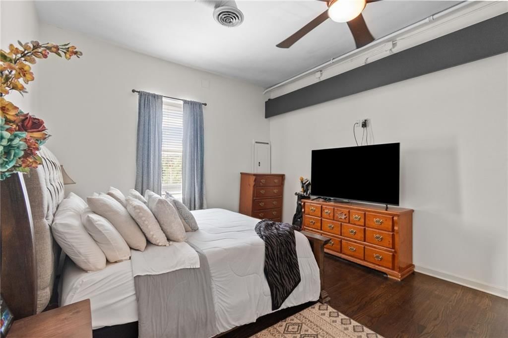 1120 W Main Street — photo 34