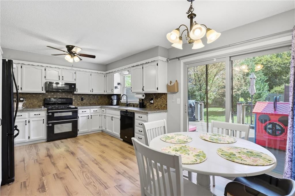 13511 S Locust Street — photo 11