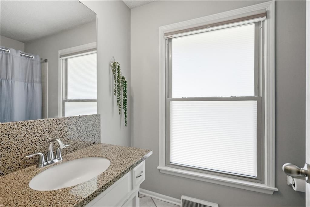13511 S Locust Street — photo 14