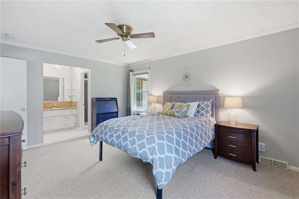 13511 S Locust Street — photo 16