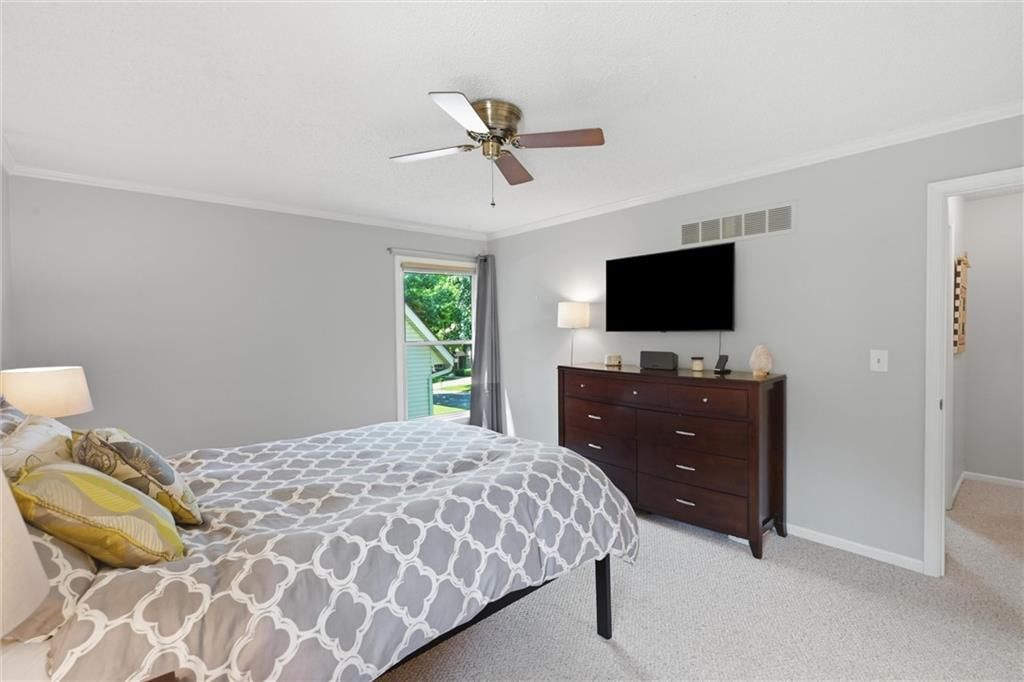13511 S Locust Street — photo 17