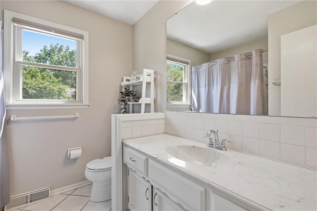 13511 S Locust Street — photo 25