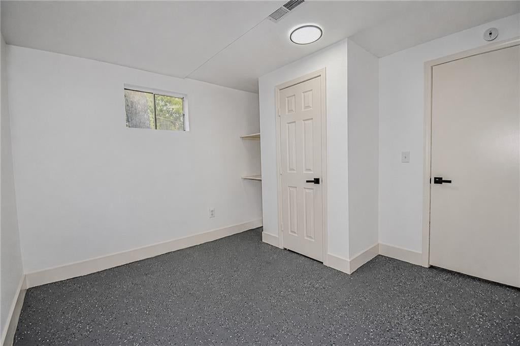 Photo 12 of 15 - 5210 S Mccoy Street, Independence, MO 64055