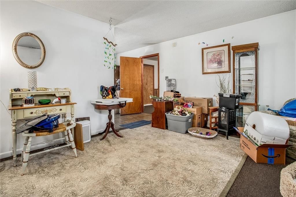 1304 N Indian Lane, Independence, MO: listing photo 3