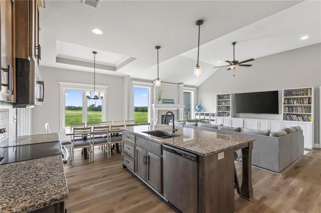 1015 Fox Trot Drive — photo 13