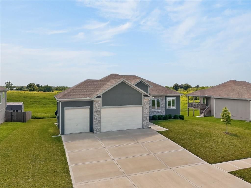 1015 Fox Trot Drive — photo 41