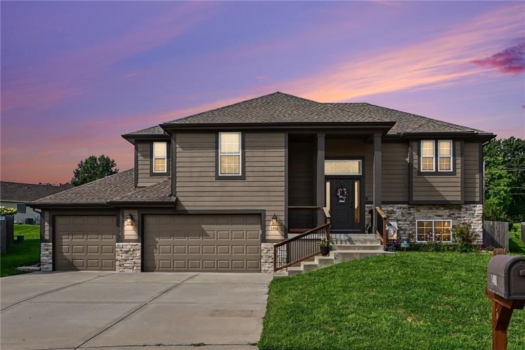 1401 NE 182nd Street, Smithville, MO: listing photo 3