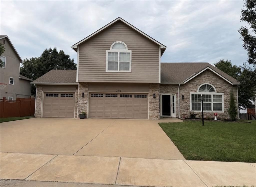 3214 Nottingham Court, Lawrence, KS