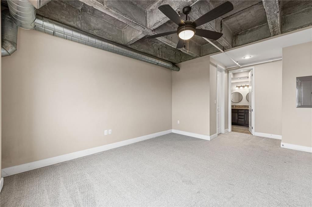 2940 Baltimore Avenue — photo 9