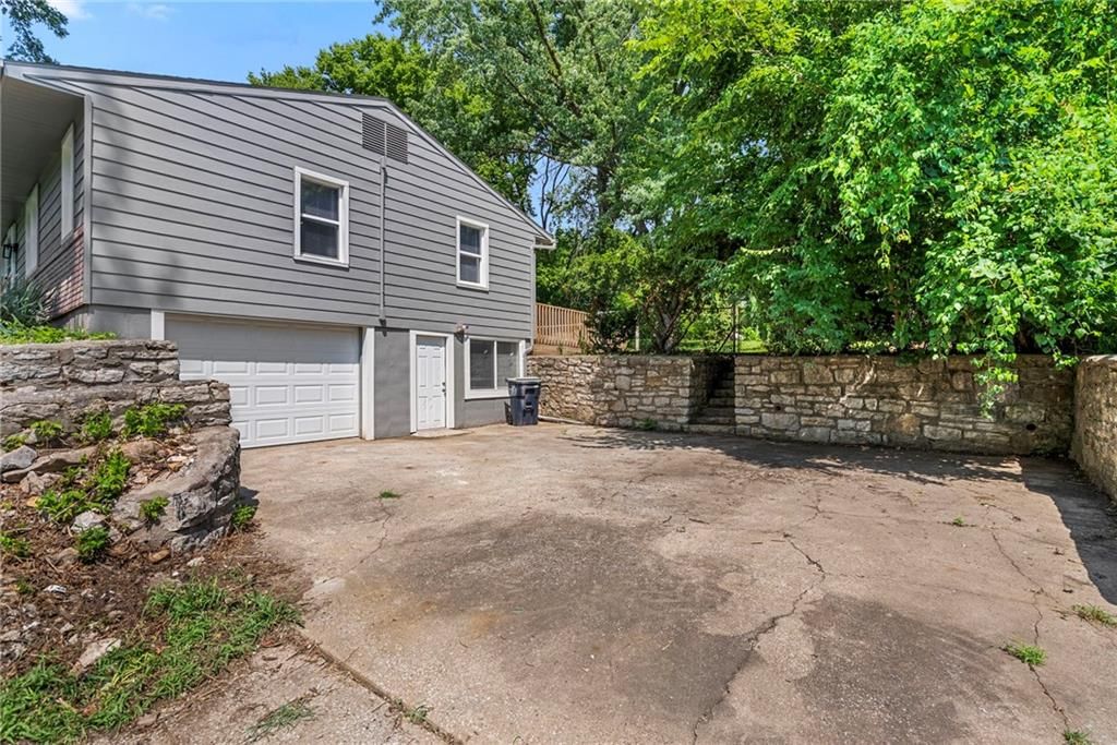 4209 Arlington Avenue, Kansas City, MO: listing photo 3