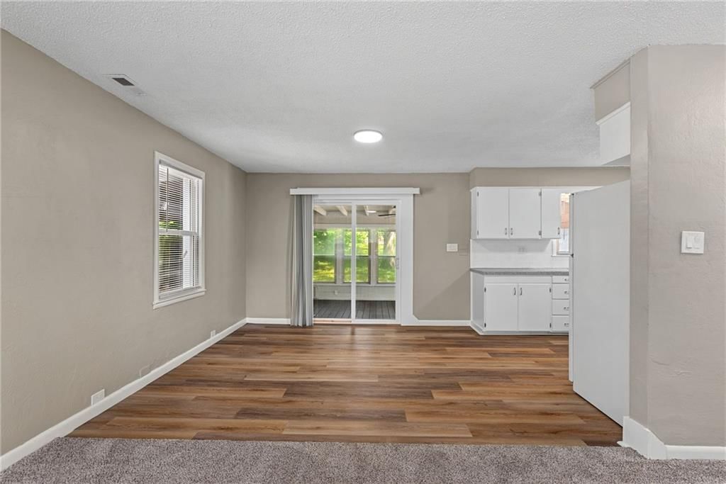 Photo 7 of 31, 4209 Arlington Avenue, Kansas City, MO 64133