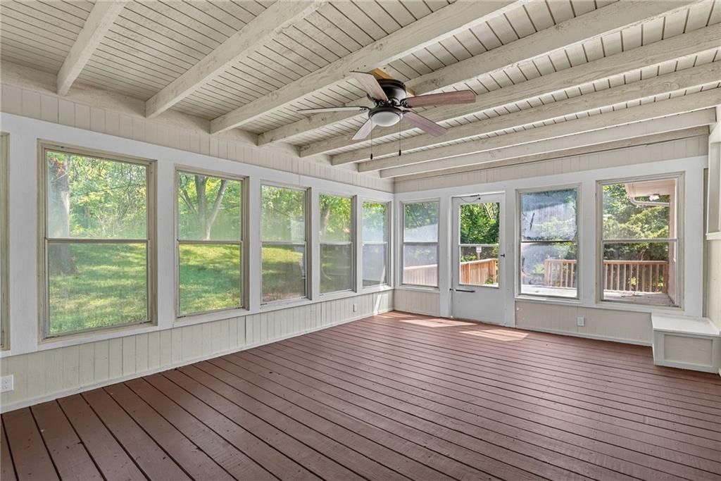 Photo 27 of 31 - 4209 Arlington Avenue, Kansas City, MO 64133