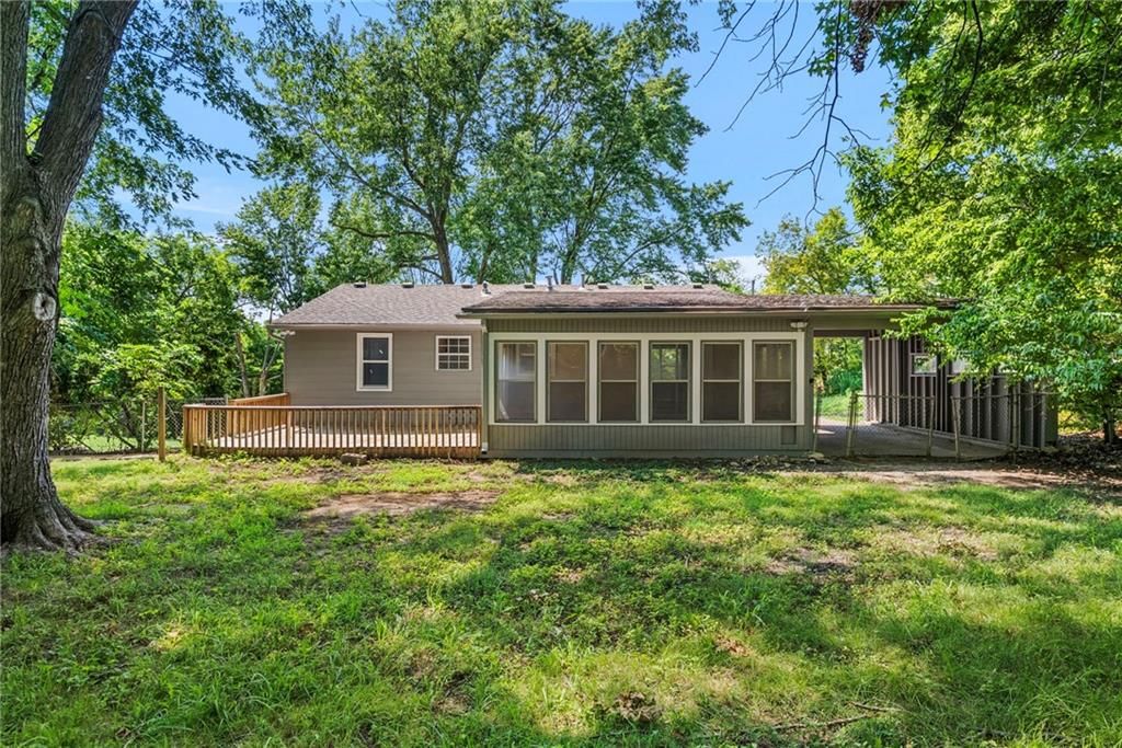 Photo 30 of 31 - 4209 Arlington Avenue, Kansas City, MO 64133