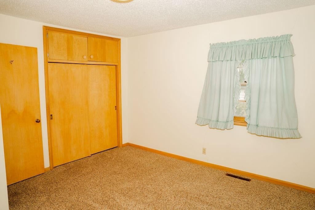 300 Huston Avenue — photo 33