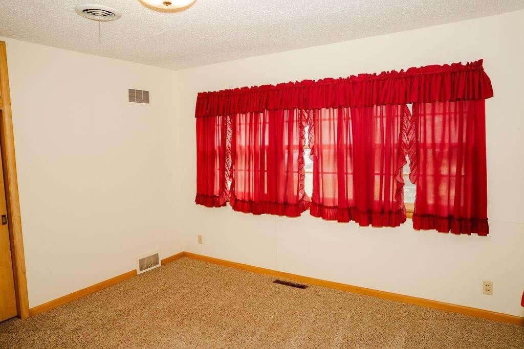 300 Huston Avenue — photo 35