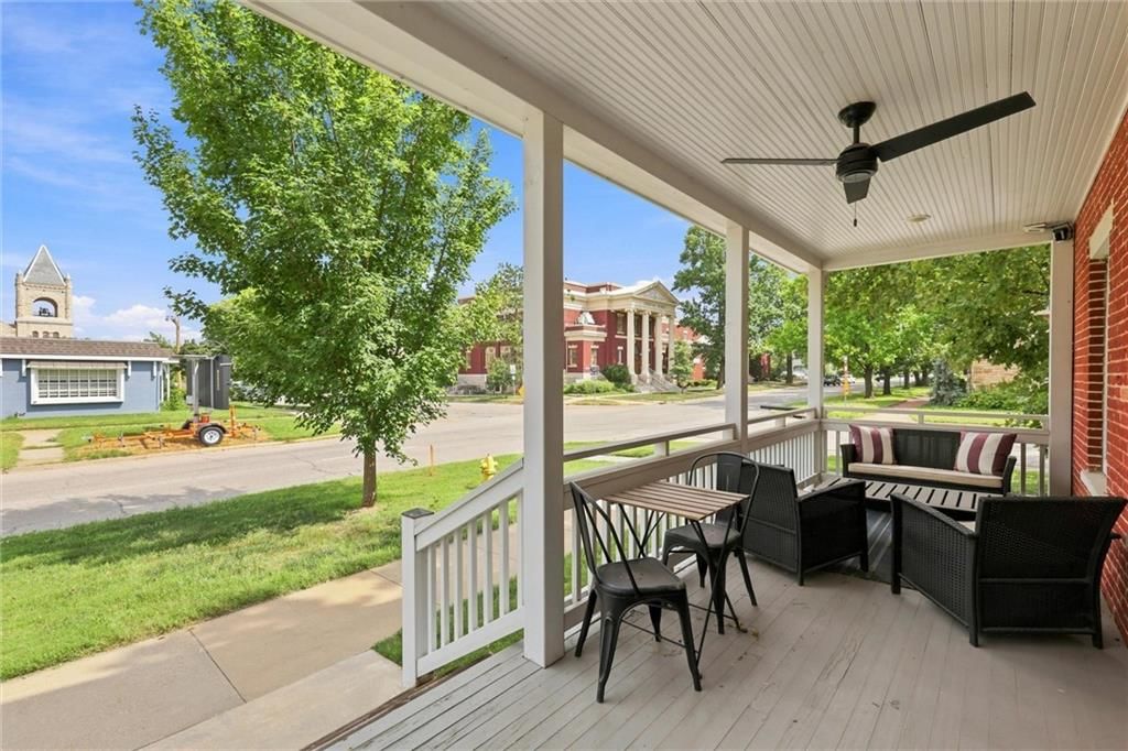 945-945 1/2 Kentucky Street — photo 11