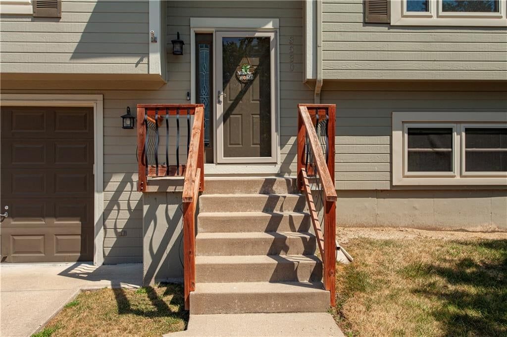 Photo 4 of 37 - 8530 NE 109th Terrace, Kansas City, MO 64157