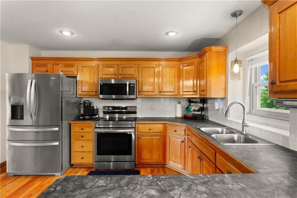 Photo 10 of 37 - 8530 NE 109th Terrace, Kansas City, MO 64157