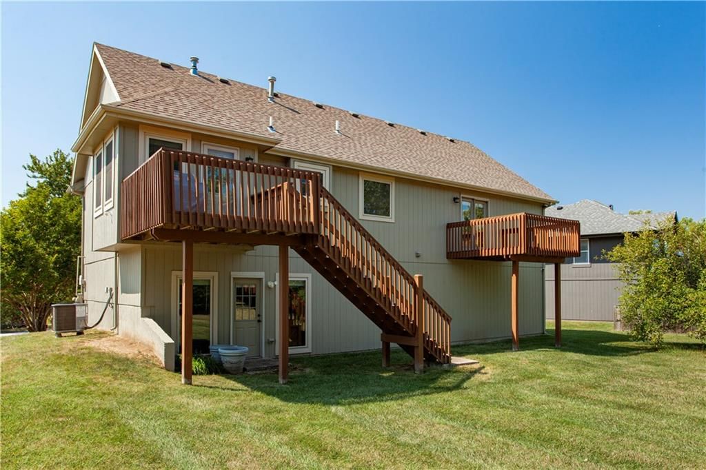 Photo 27 of 37 - 8530 NE 109th Terrace, Kansas City, MO 64157
