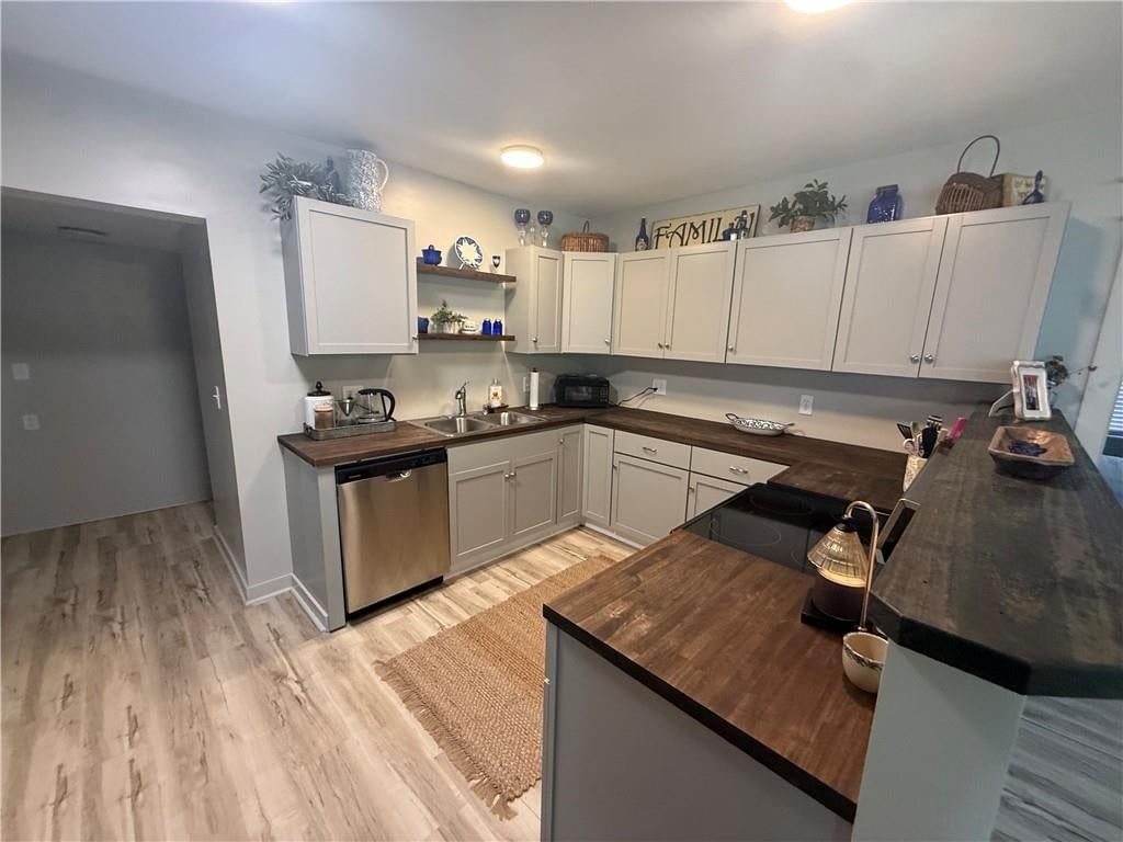 832 S Hickory Street — photo 8