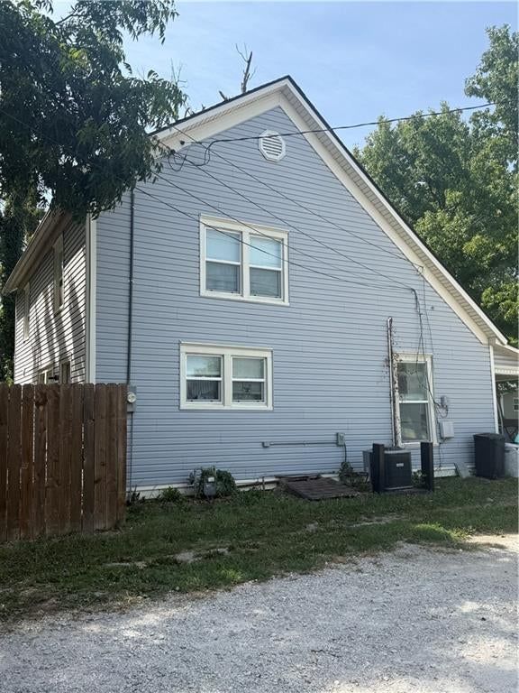 710 E Logan Street, Ottawa, KS