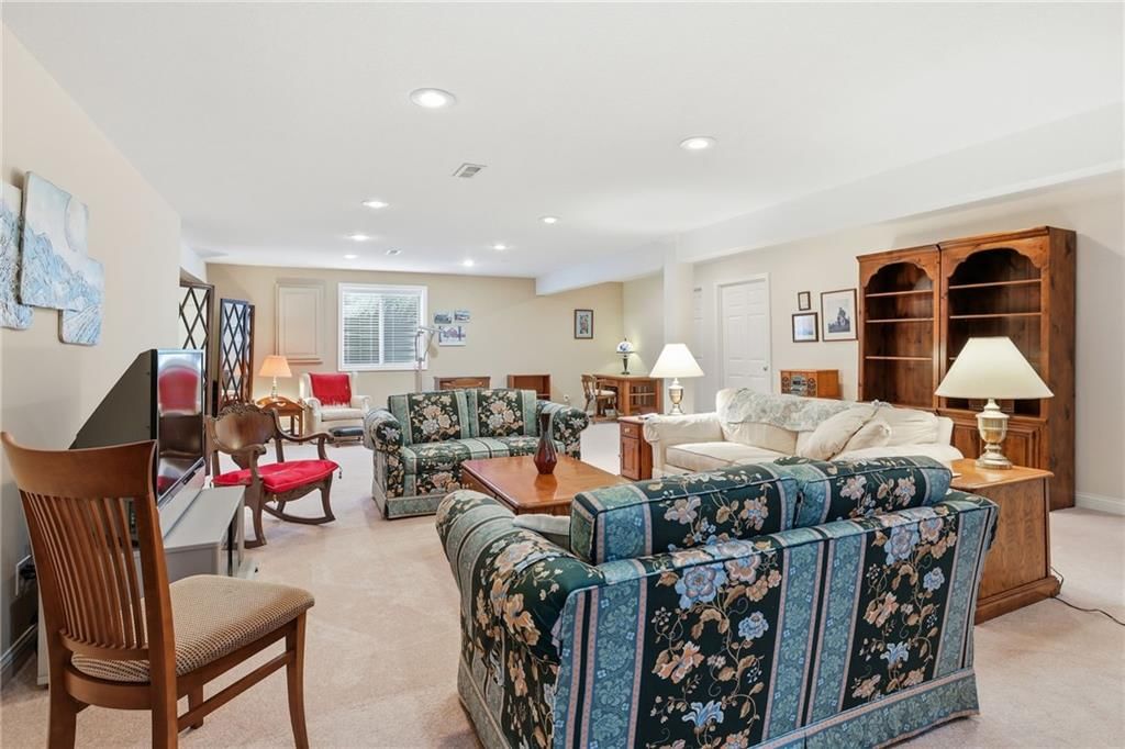 11287 S Chouteau Street — photo 40