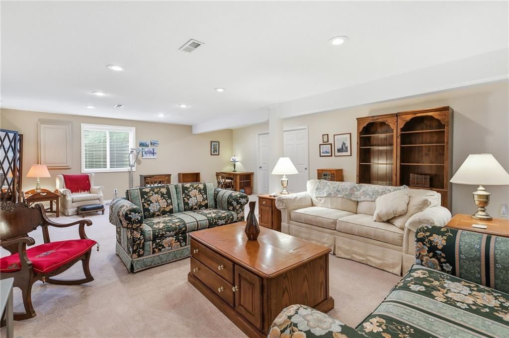11287 S Chouteau Street — photo 41