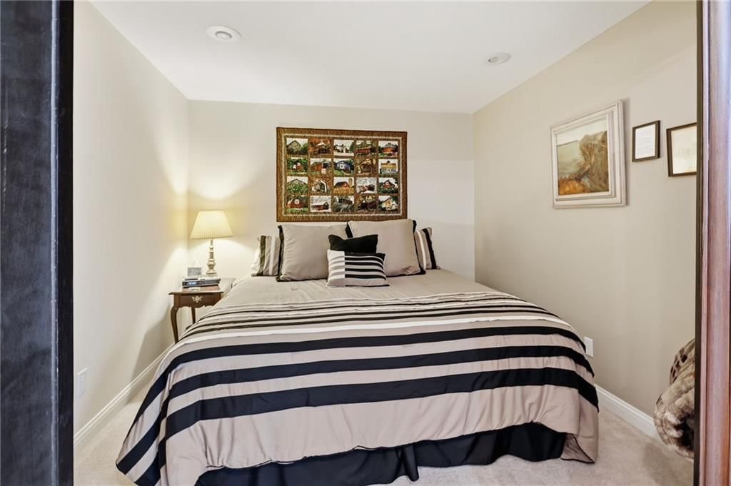 11287 S Chouteau Street — photo 45