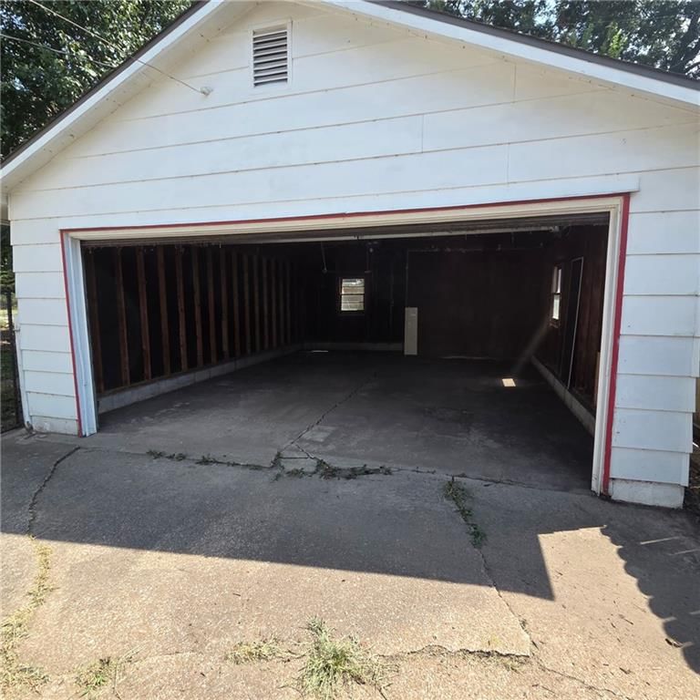 2612 Broadway Avenue — photo 7