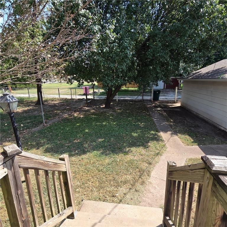2612 Broadway Avenue — photo 8