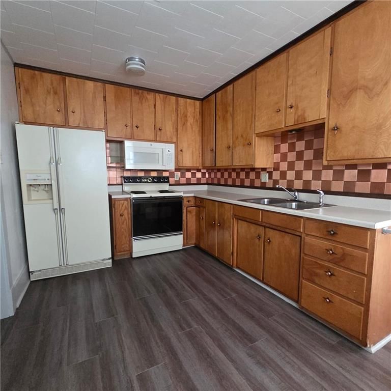 2612 Broadway Avenue — photo 9