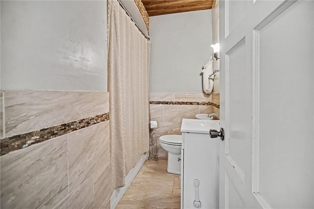 3719 Seneca Street — photo 12