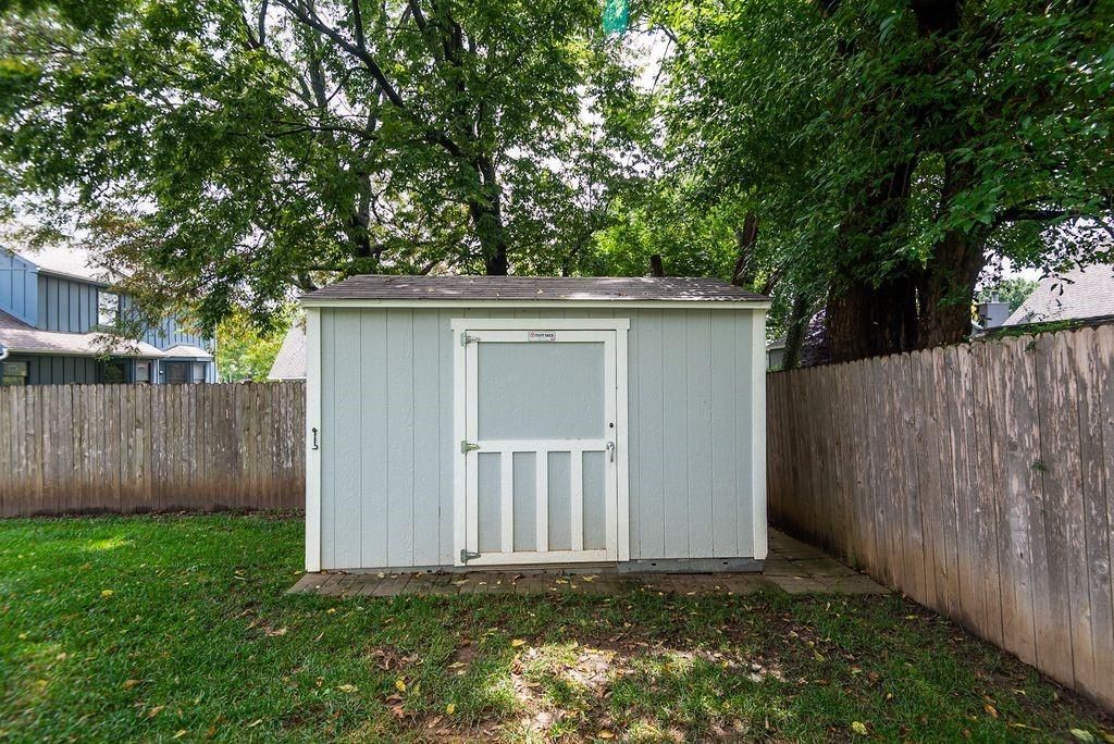 12110 S Acuff Lane — photo 52