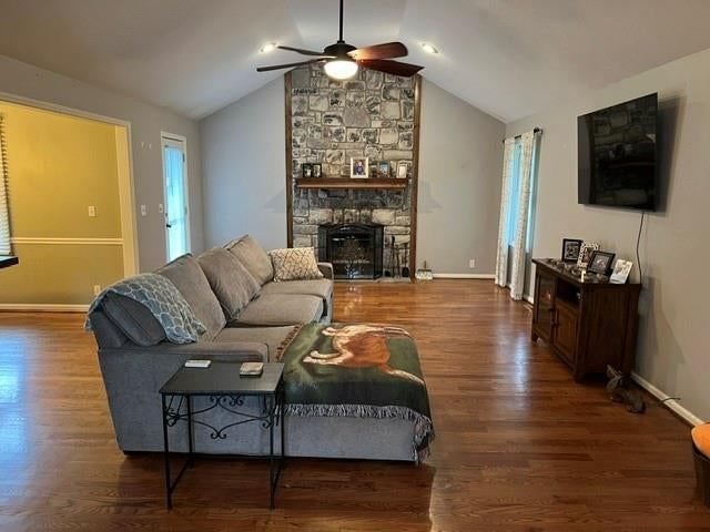 801 Feldspar Street — photo 3