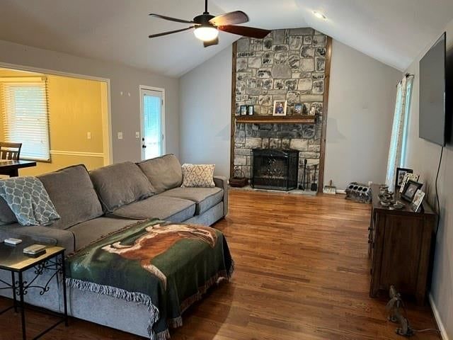 801 Feldspar Street — photo 4