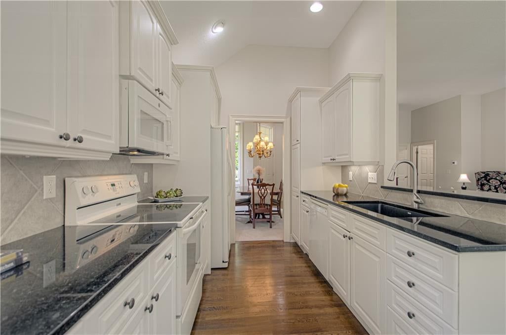 812 W 132nd Terrace — photo 16