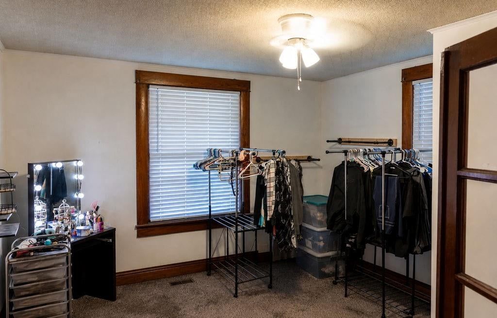 2402 Mitchell Avenue — photo 7