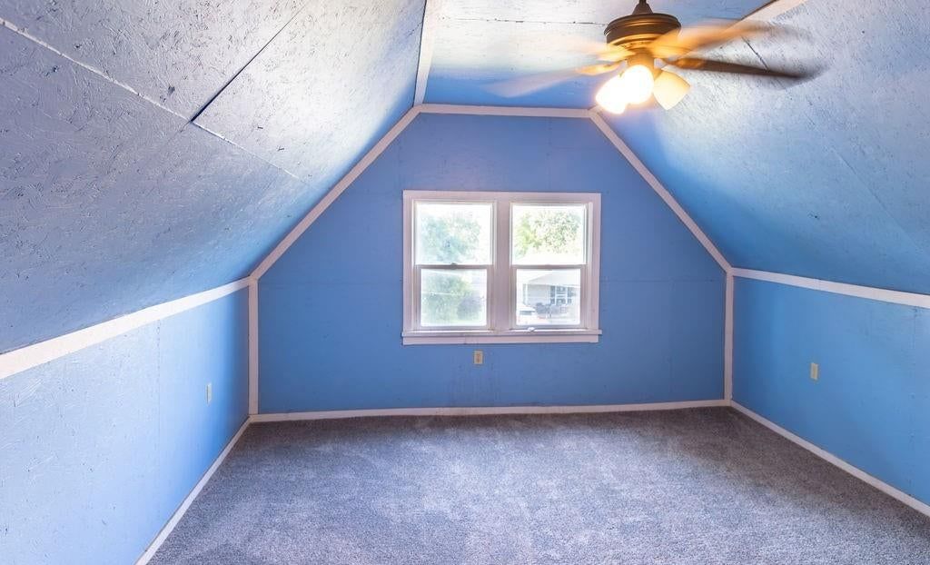 2402 Mitchell Avenue — photo 10