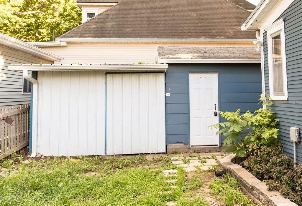 2402 Mitchell Avenue — photo 16