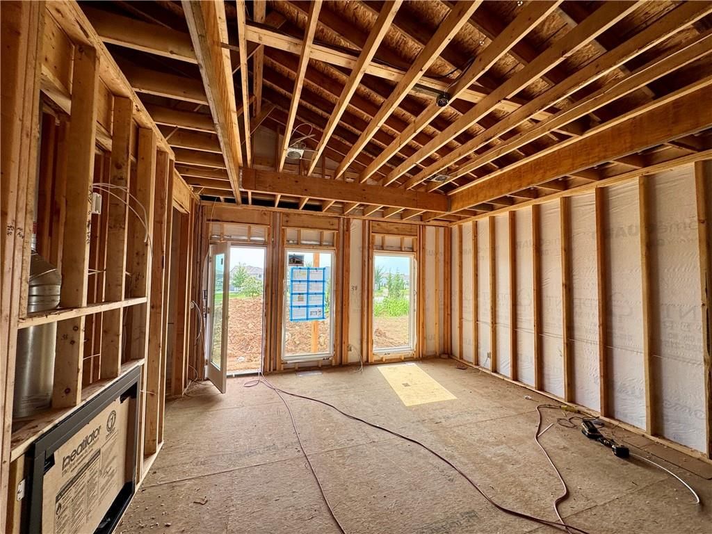 17079 W 168th Place, Olathe, KS: listing photo 2