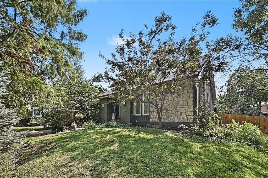 4615 N Wyandotte Street — photo 4
