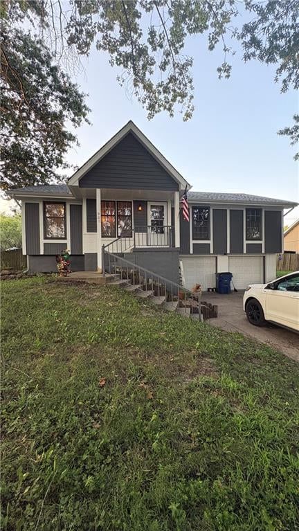 901 NW Valley Woods Drive — photo 2
