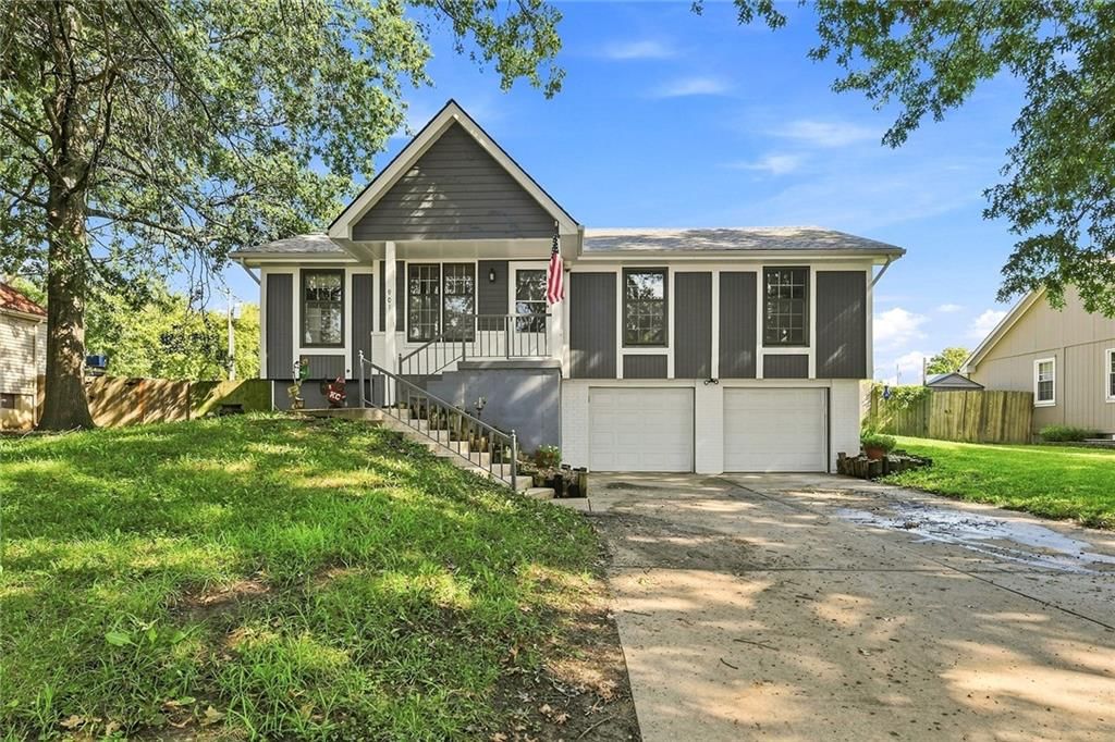 901 NW Valley Woods Drive — photo 4