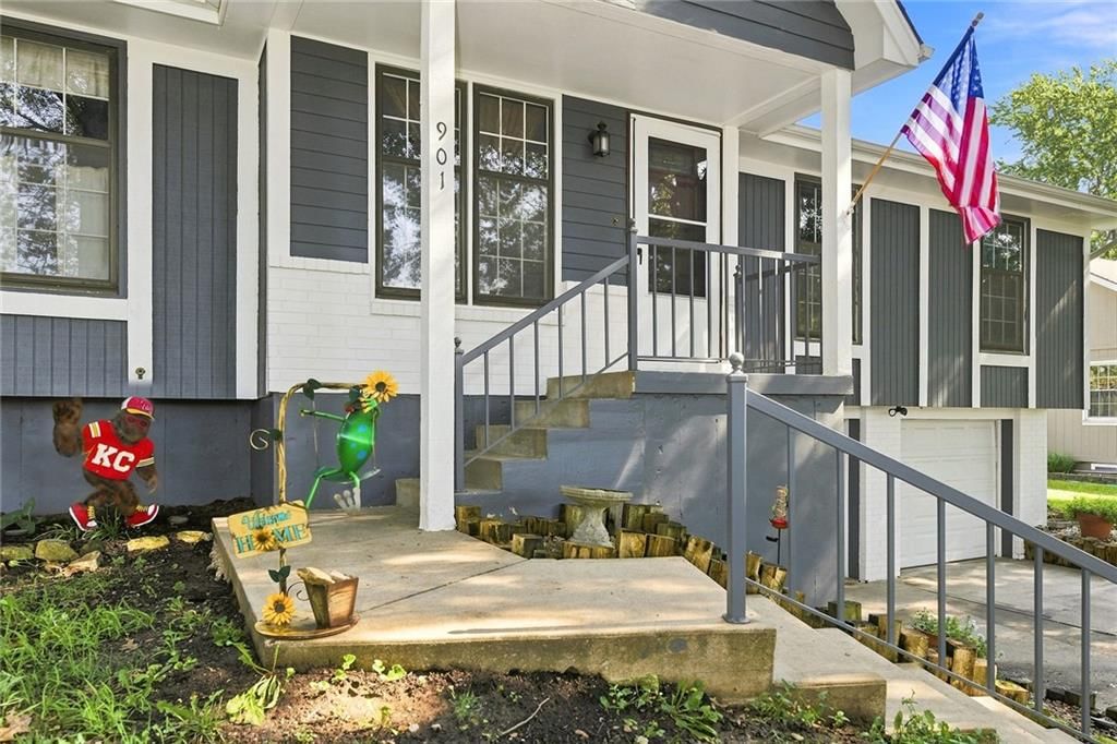 901 NW Valley Woods Drive — photo 6