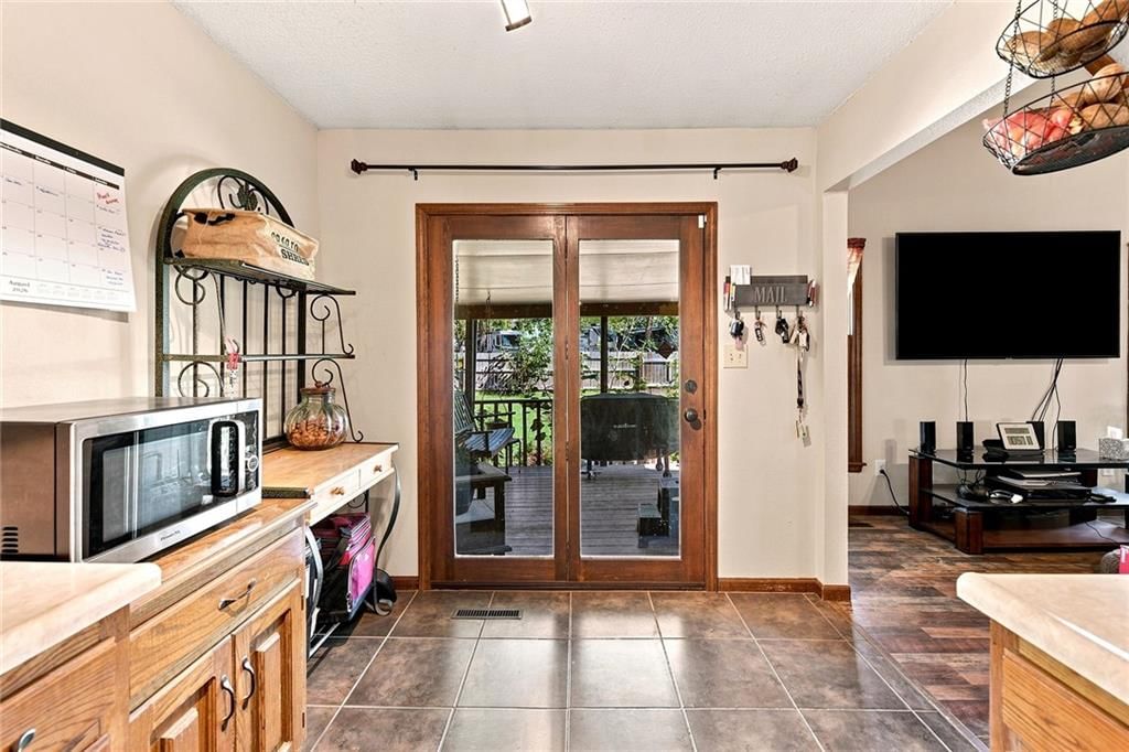 901 NW Valley Woods Drive — photo 17